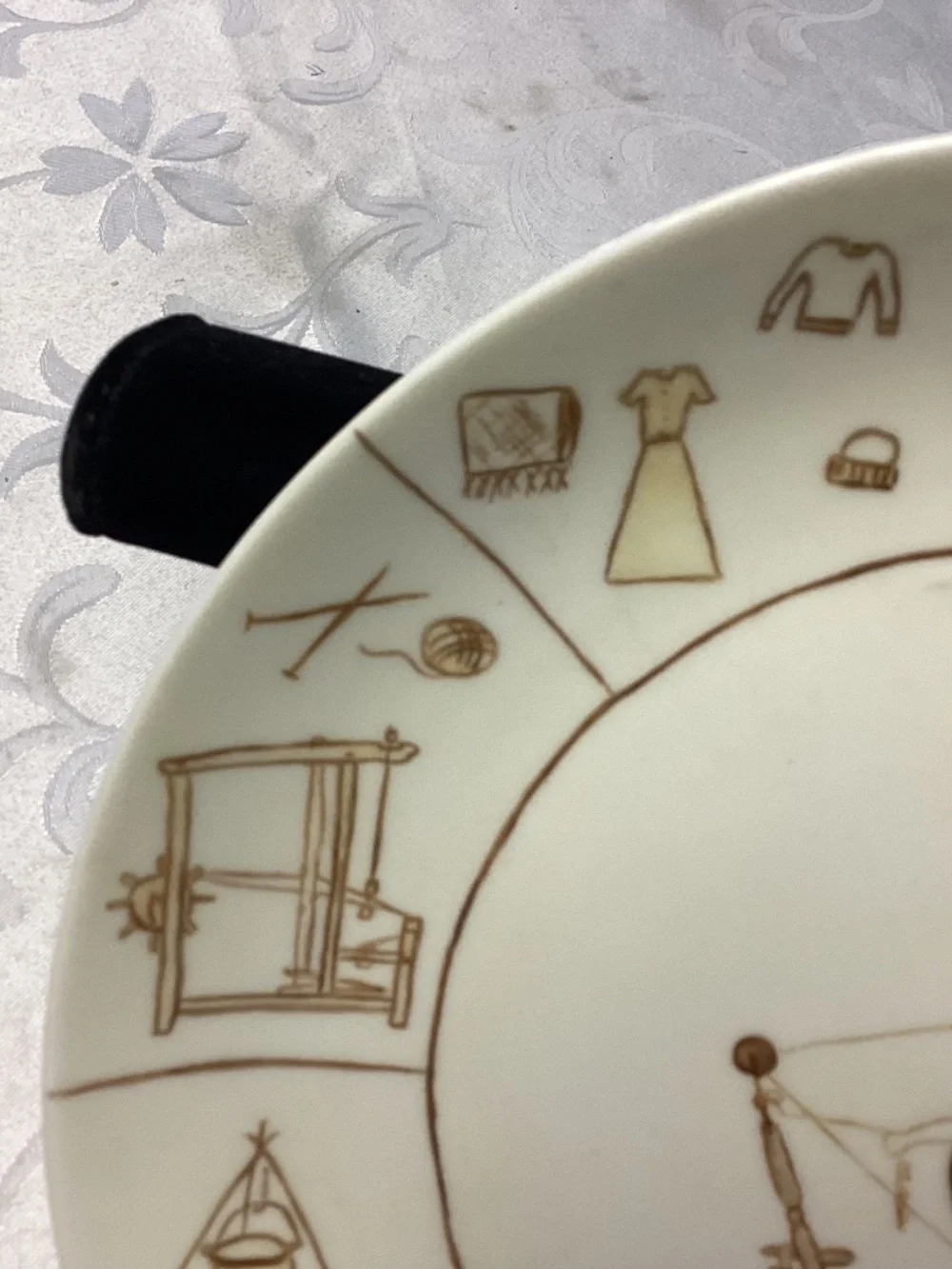 SPINNING WHEEL DECORATIVE PLATE. UNIQUE. MUST SEE !!! SIGNED